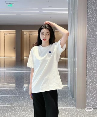 Burberry White T-Shirt with Blue EKD Logo view 8