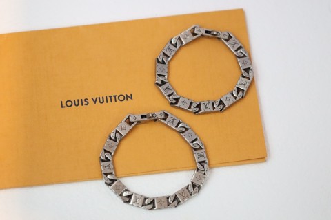 Louis Vuitton Silver Matte Monogram Cuba Link Bracelet view 8