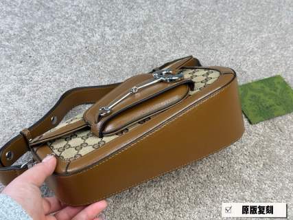 Gucci 1955 Horsebit Shoulder Bag Beige/Brown view 4