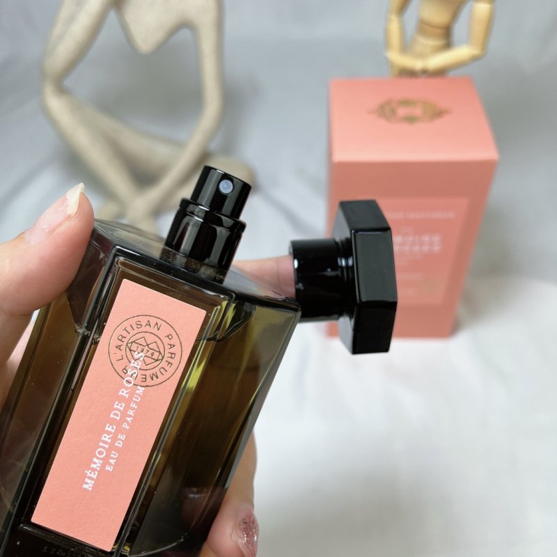 L'Artisan Parfumeur Mémoire de Roses Eau de Parfum 100ml view