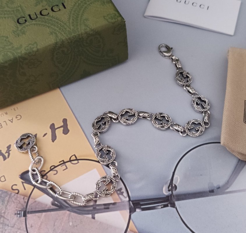 Gucci Interlocking G Link Silver-Tone Bracelet view