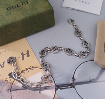 Gucci Interlocking G Link Silver-Tone Bracelet view 3