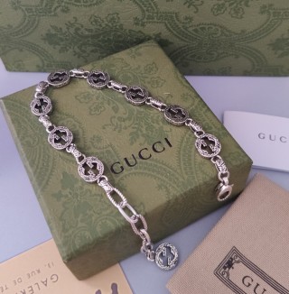 Gucci Interlocking G Link Silver-Tone Bracelet view 6