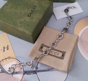 Gucci Interlocking G Link Silver-Tone Bracelet view 7