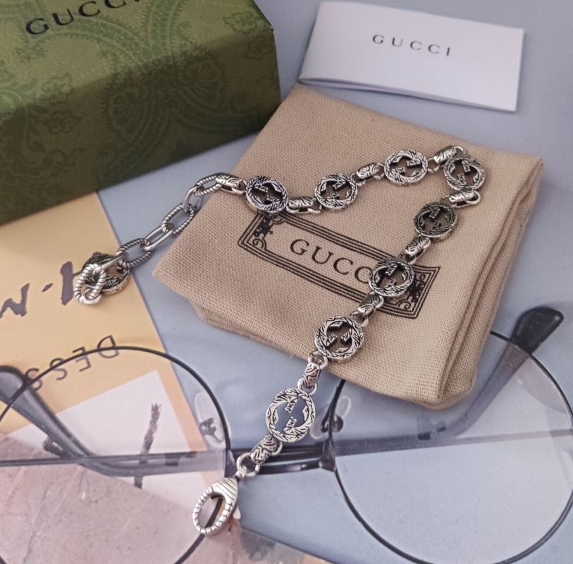 Gucci Interlocking G Link Silver-Tone Bracelet view