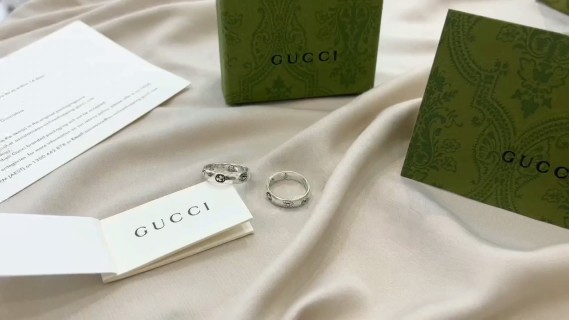 Gucci Narrow Floral Bird Silver Ring