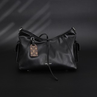 Louis Vuitton CarryAll M24861 Black Leather Shoulder Bag view 2