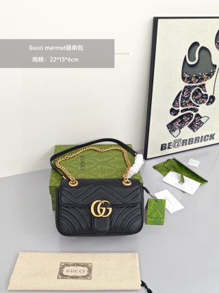 Gucci Marmont Chain Shoulder Bag Black view 2