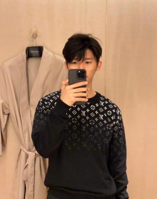 Louis Vuitton Monogram Crewneck Sweater Black view 2