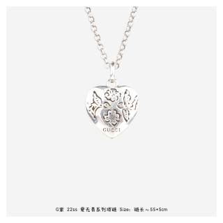 Gucci Love Fearless Double-Sided Heart Pendant Necklace Silver