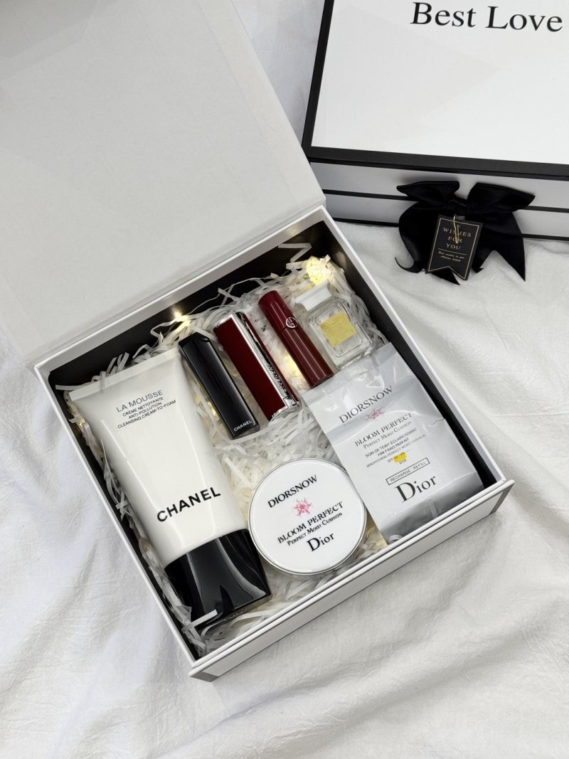 Luxury Beauty Cosmetics Gift Set - Camellia Collection view