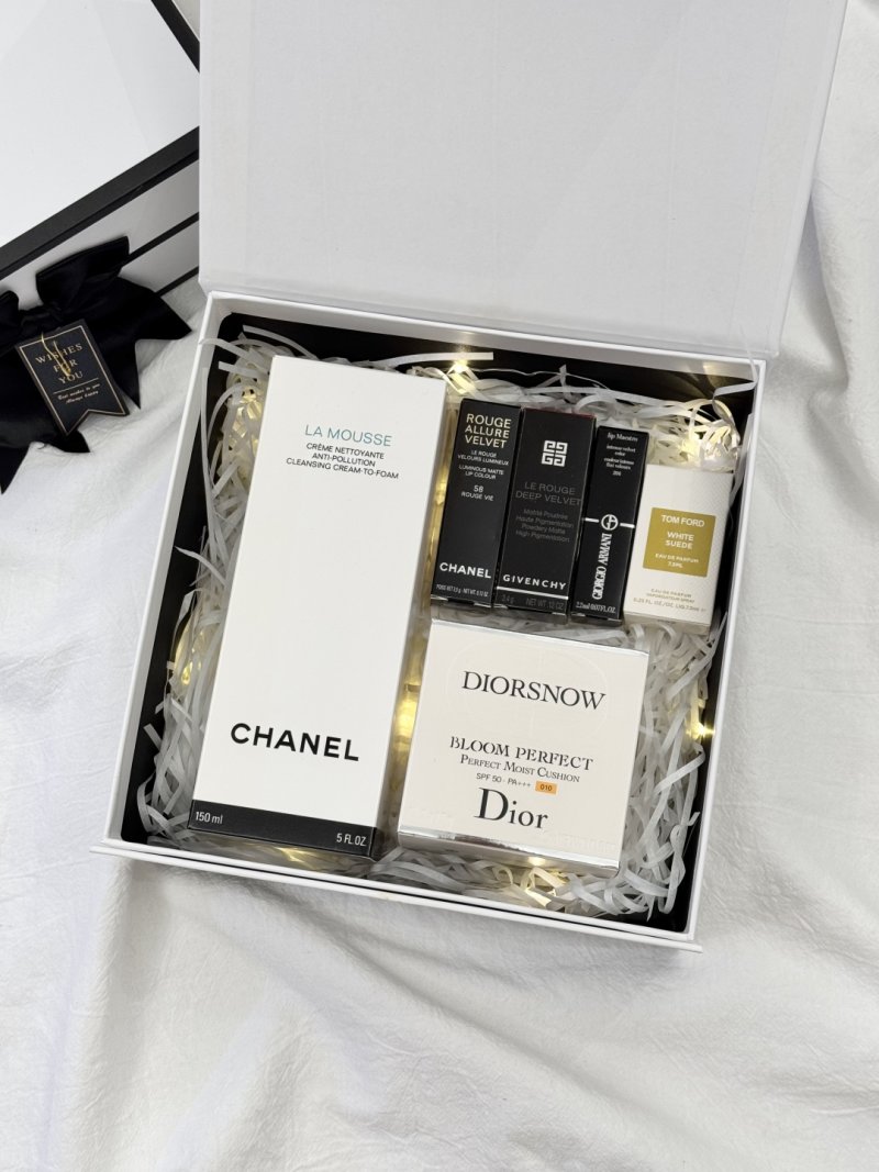 Luxury Beauty Cosmetics Gift Set - Camellia Collection view