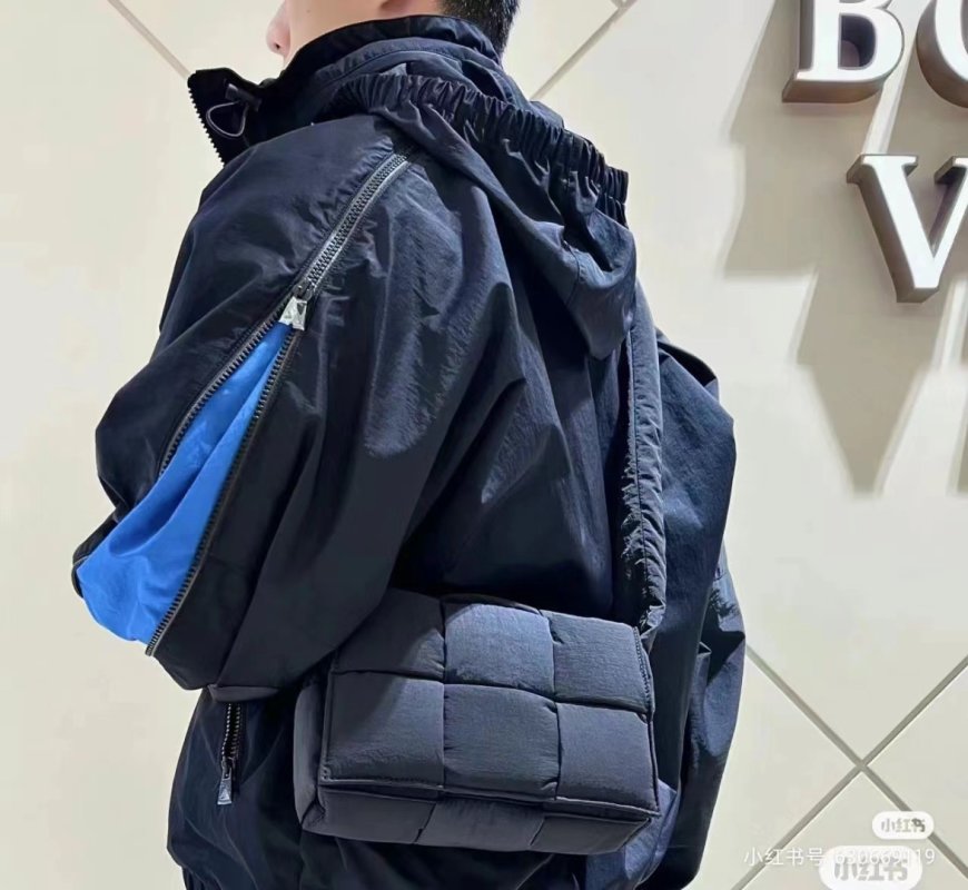 Bottega Veneta Navy Nylon Hooded Jacket view