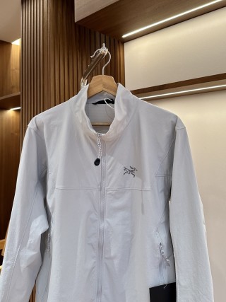 Arc'teryx White Shell Lightweight Jacket view 3