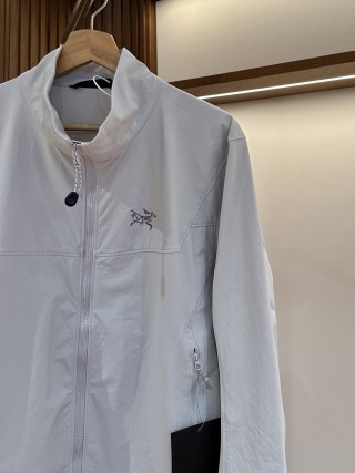 Arc'teryx White Shell Lightweight Jacket view 4