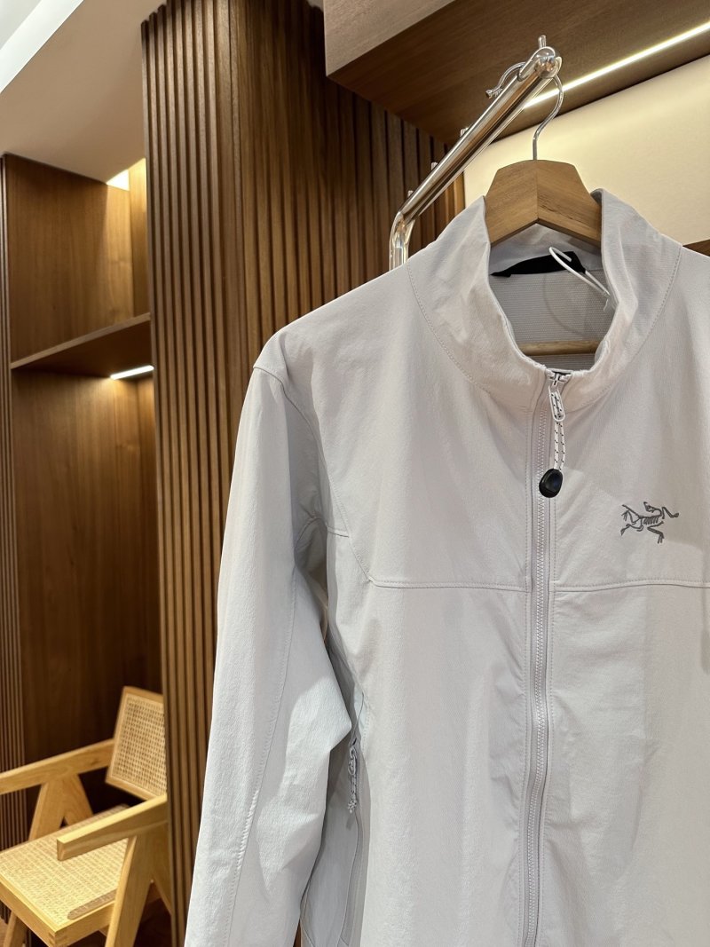 Arc'teryx Black Softshell Windbreaker Jacket view