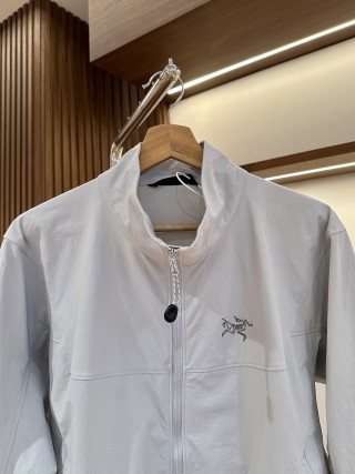 Arc'teryx White Shell Lightweight Jacket view 6