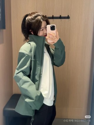 The North Face Olive Windbreaker Jacket Women view 2