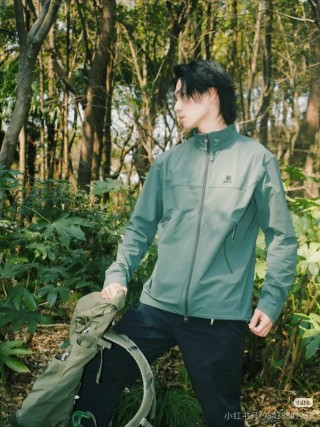 The North Face Olive Windbreaker Jacket Women view 8