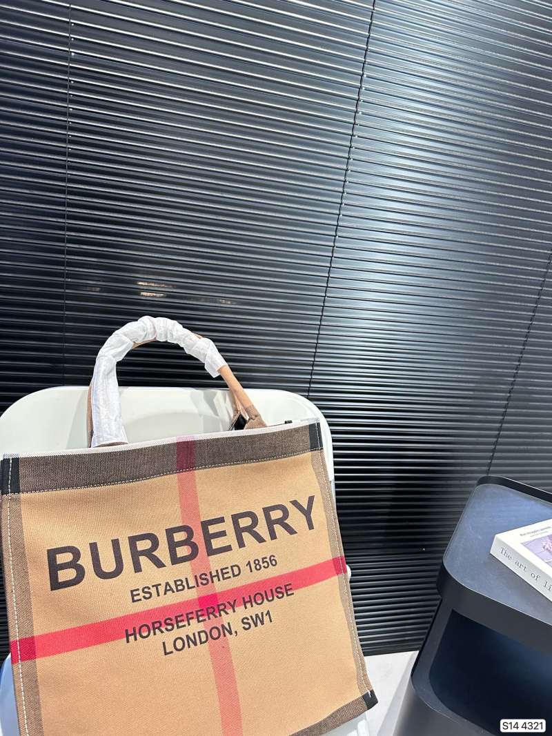 Burberry Horseferry House Tote Bag Tan view