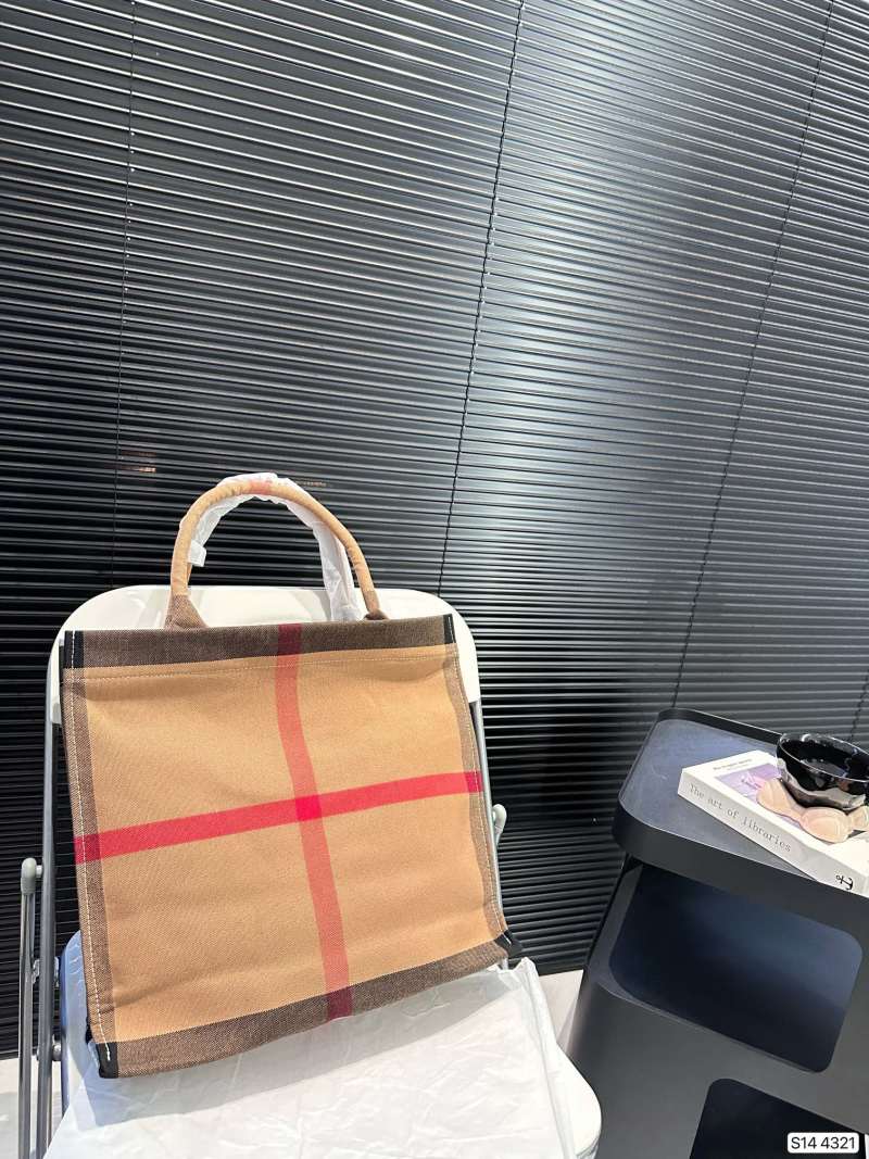 Burberry Horseferry House Tote Bag Tan view