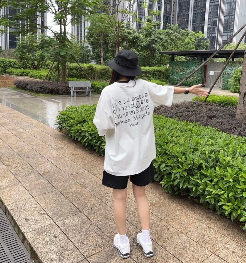 White Oversized Graphic Print T-Shirt view