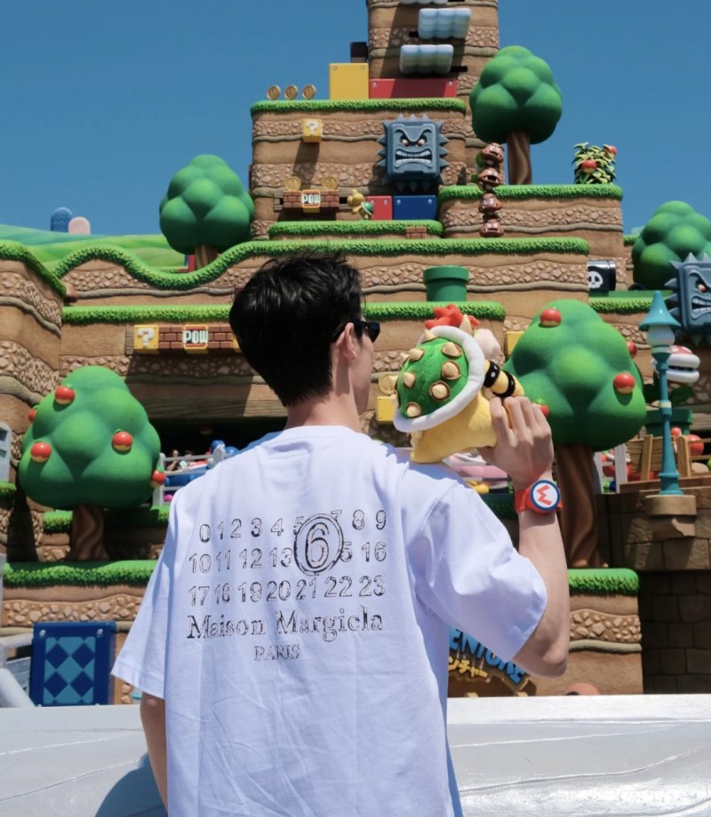 White Oversized Graphic Print T-Shirt view