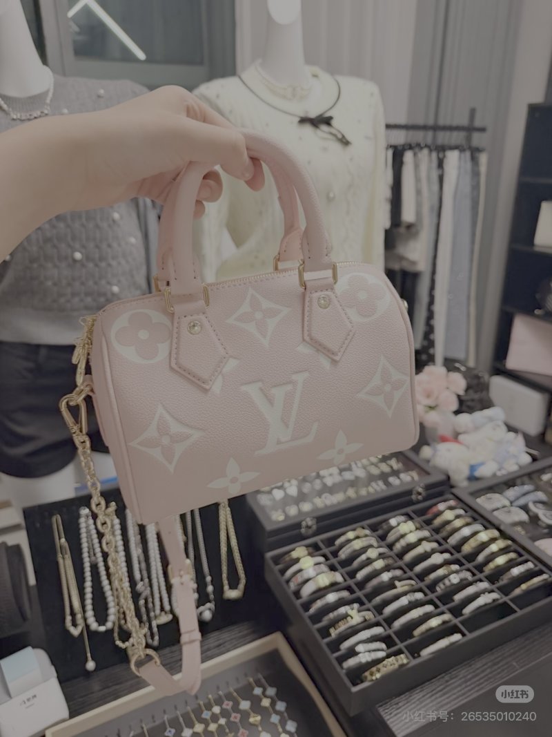 Louis Vuitton Monogram Speedy Bag Pink