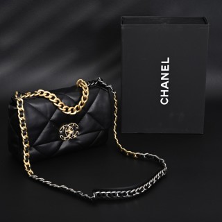 Chanel Black Quilted CC Logo Chain Shoulder Bag