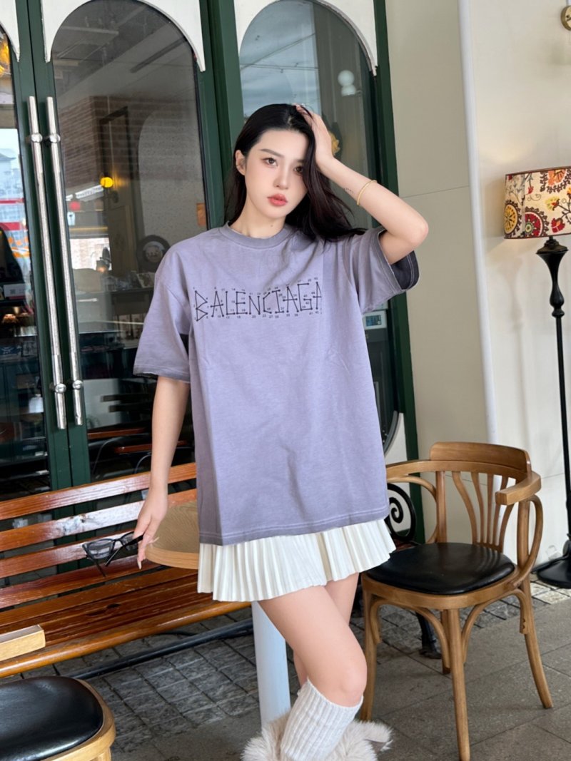 Balenciaga Outlined Logo Lavender T-Shirt view