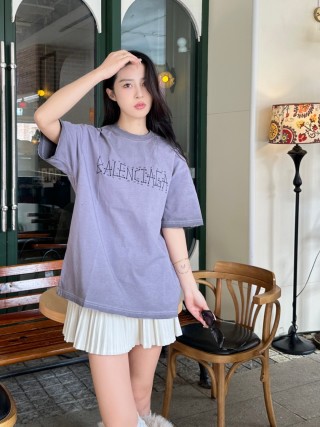 Balenciaga Outlined Logo Lavender T-Shirt view 9