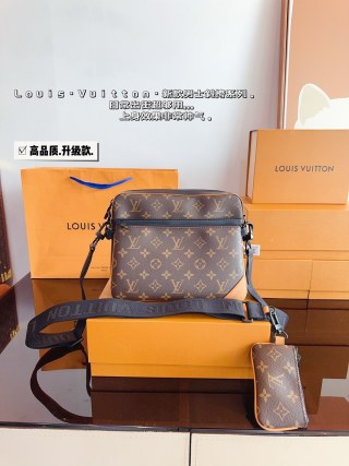 Louis Vuitton Pochette Trio Monogram Canvas Crossbody Bag Set