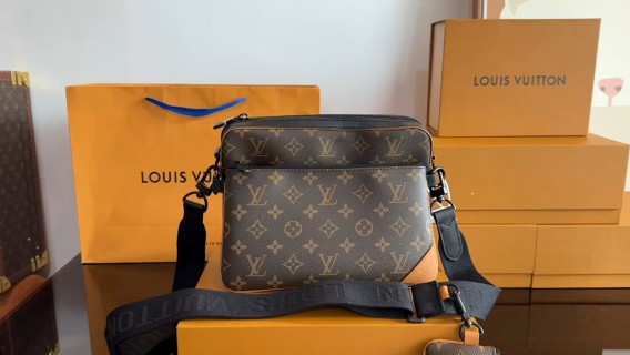 Louis Vuitton Monogram Canvas Crossbody Bag Black