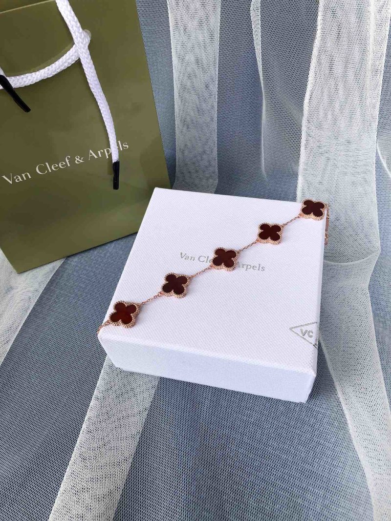 Van Cleef & Arpels Four Leaf Clover Bracelet Rose Gold