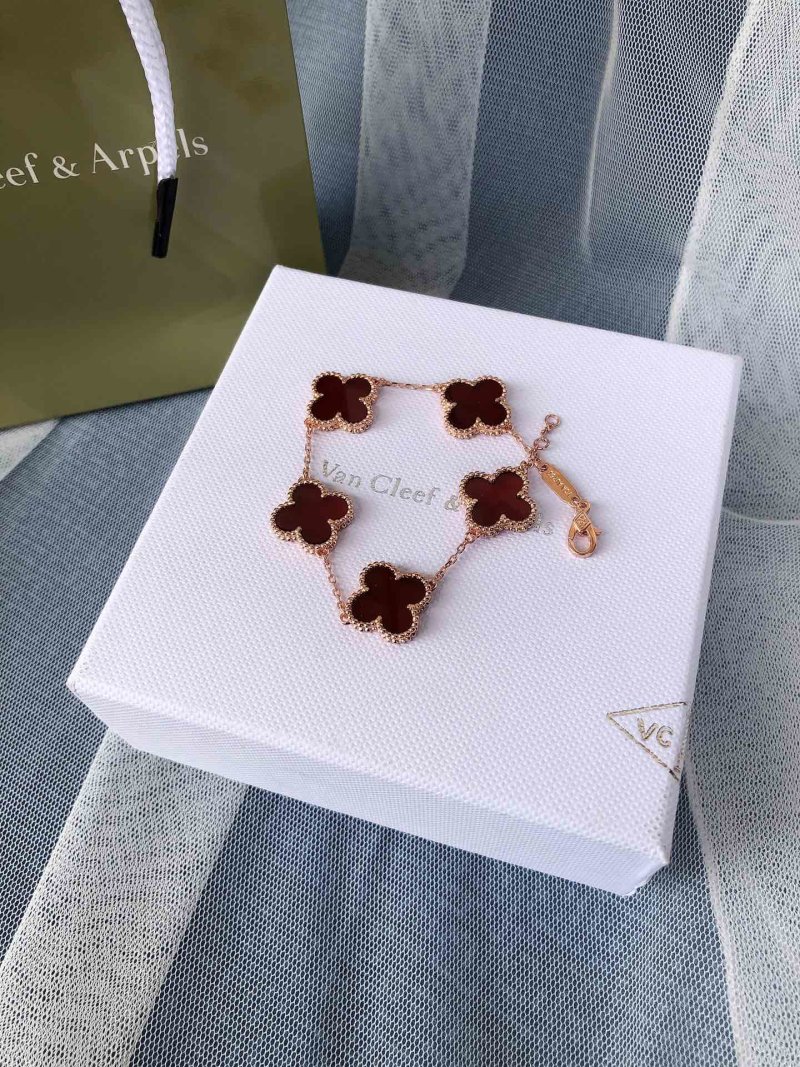 Van Cleef & Arpels Four Leaf Clover Bracelet Rose Gold view