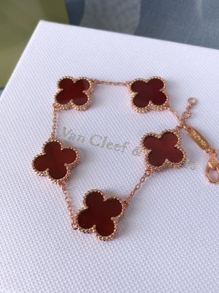 Van Cleef & Arpels Four Leaf Clover Bracelet Rose Gold view 8