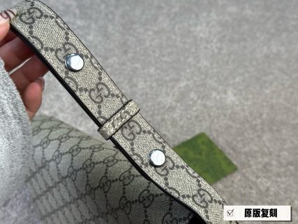 Gucci 1955 Horsebit Shoulder Bag – Beige Monogram view 2