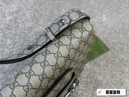 Gucci 1955 Horsebit Shoulder Bag – Beige Monogram view 6