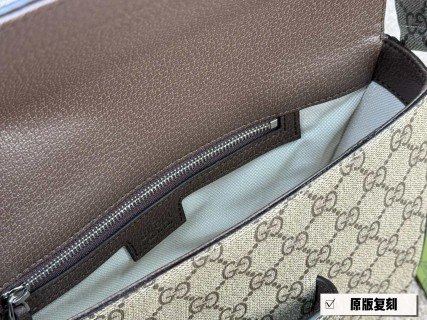 Gucci 1955 Horsebit Shoulder Bag – Beige Monogram view 7