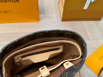 Louis Vuitton Vivian Monogram Canvas Tote Bag Brown view 9