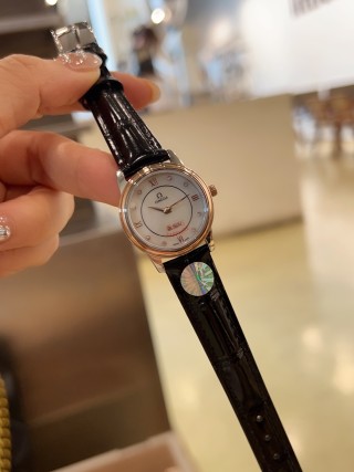 Omega DeVille 27mm Mother-of-Pearl Rose Gold Roman Numeral Watch view 4
