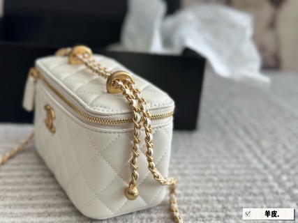 Chanel Quilted Vanity Case Bag White Lambskin Gold Chain view 3