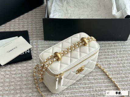 Chanel Quilted Vanity Case Bag White Lambskin Gold Chain view 5