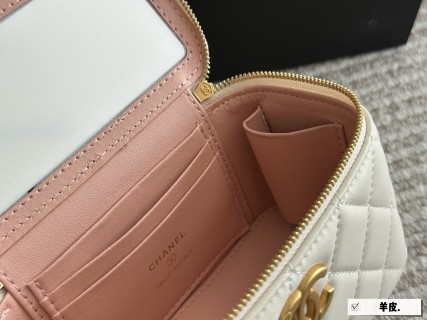 Chanel Quilted Vanity Case Bag White Lambskin Gold Chain view 7
