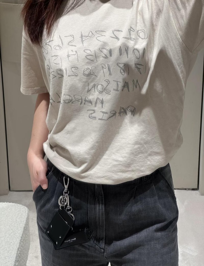 Essentials Cream Graphic Logo T-Shirt