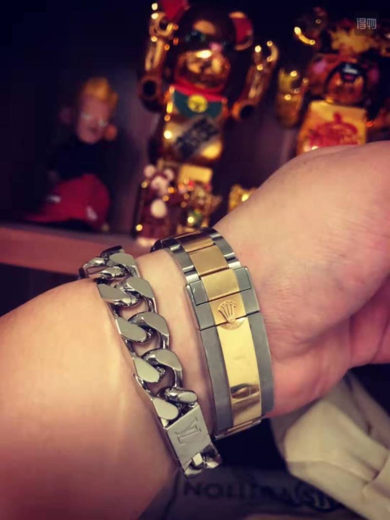 Louis Vuitton Monogram Engraved Silver-Tone Chain Bracelet view
