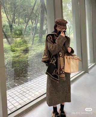 Gucci GG Monogram Double-Faced Wool Scarf Black Gold view 5