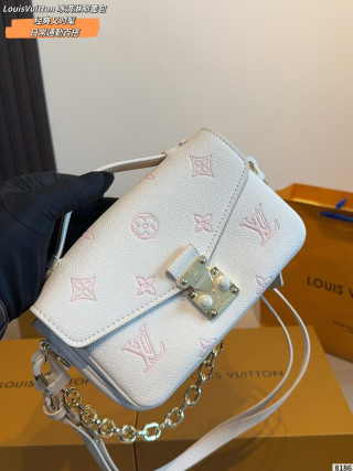 Louis Vuitton Metis Shoulder Bag - White view 2