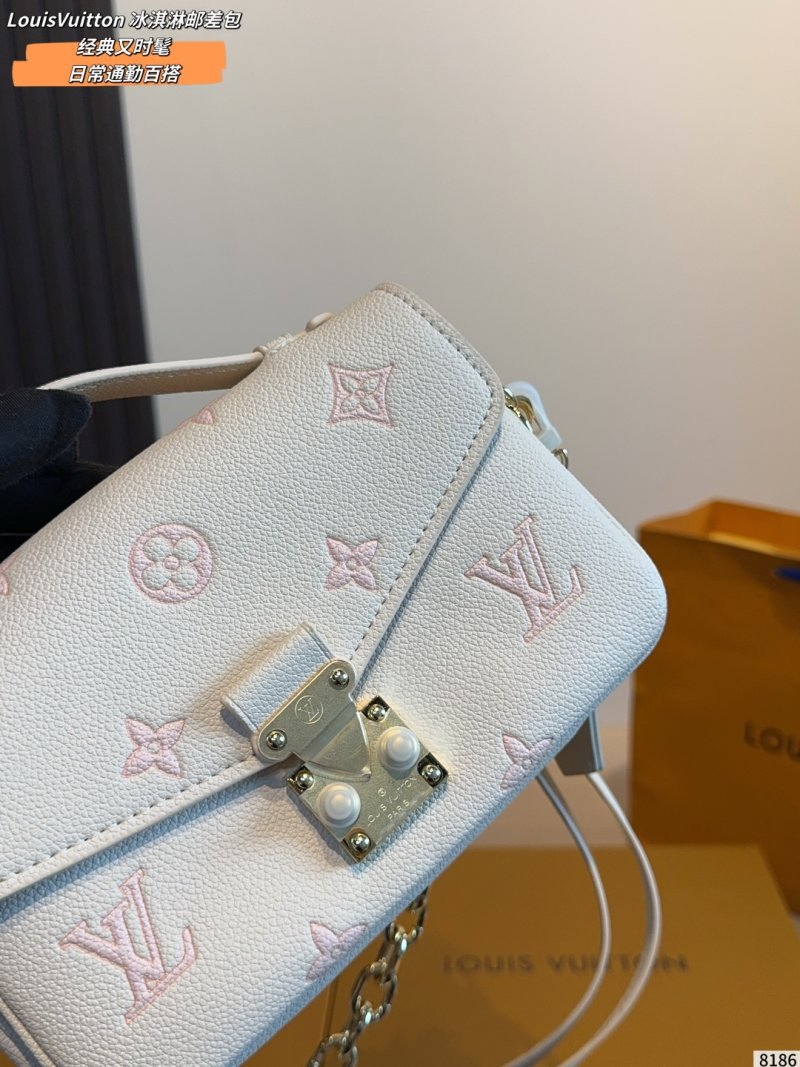 Louis Vuitton Metis Shoulder Bag - White view