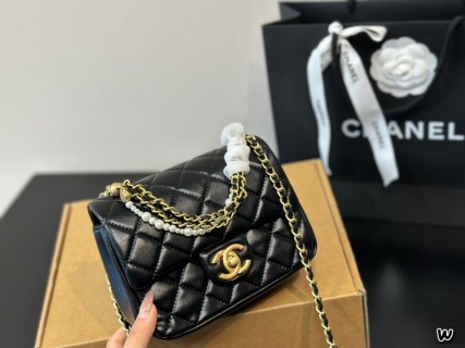 Chanel Classic Quilted Flap Bag Pearl Chain Pink view 5